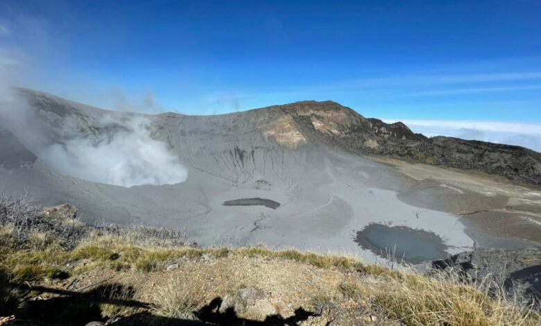 OVSICORI eleva categoría del Turrialba de volcán activo a eruptivo.