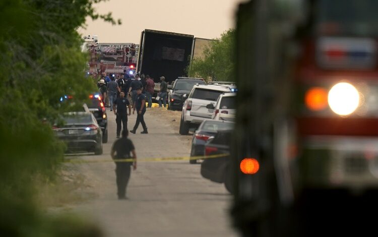 La cifra de migrantes muertos en un camión en Texas aumentó a 51