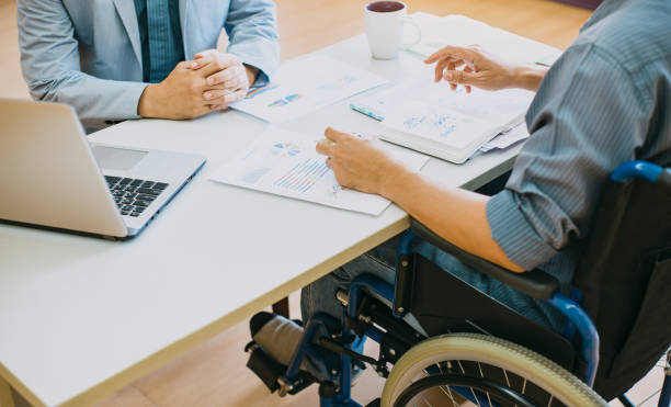 Firman directriz para proteger derechos laborales de personas con discapacidad