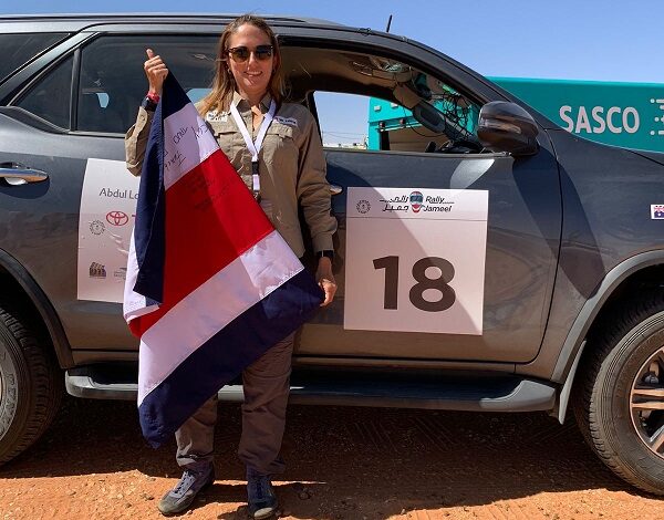 Costarricense María Luisa Fabres compite el Rally Jameel en Arabia Saudita