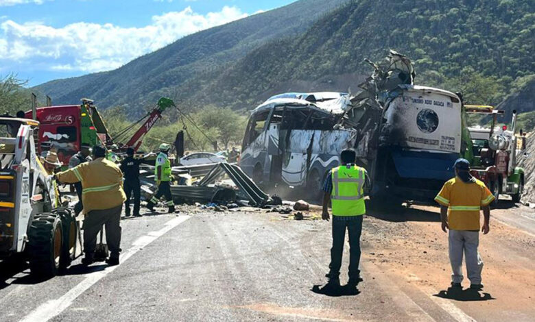 Mueren 18 migrantes en accidente de carretera en México