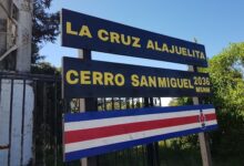 Caminata a La Cruz de Alajuelita en conmemoración de los 90 años de inaugurada