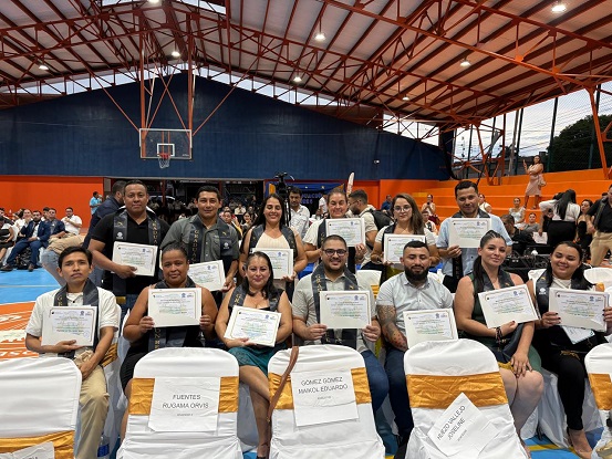 190 puntarenenses obtienen su bachillerato y abren camino a nuevos sueños