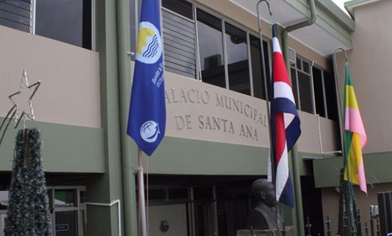 Contribuyentes de la Municipalidad de Santa Ana reciben aclaración sobre audiencias con el Alcalde. Foto cortesía / cortesía.