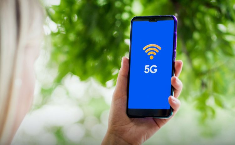 El Instituto Costarricense de Electricidad (ICE) avanza en el proceso de licitación para la implementación de la red 5G en Costa Rica, un proyecto estratégico que promete mejorar la conectividad, la velocidad de internet y la innovación tecnológica en múltiples sectores. La institución anunció la amplia participación de empresas nacionales e internacionales, lo que refuerza la confianza en el proceso y la competitividad del mercado.