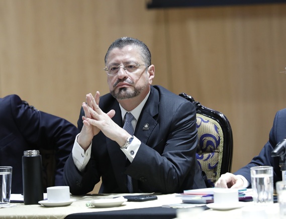 Presidencia lamenta el doloroso accidente que afectó al diputado Eli Feinzaig y a su equipo