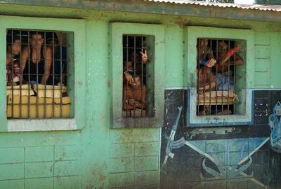 TSE rechaza amparo que pedía permitir radios y televisores en cárceles para ver debates