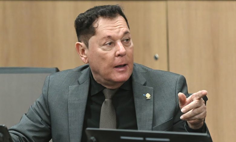 Fracción oficialista emite llamado de atención al diputado Alexander Barrantes tras accidente de tránsito