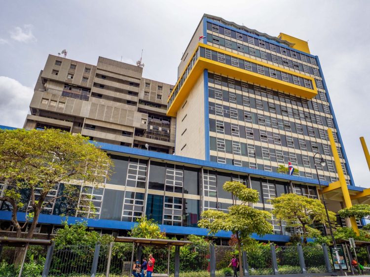 CCSS refuerza medidas de bioseguridad en hospitales ante detección de casos por bacteria Ralstonia