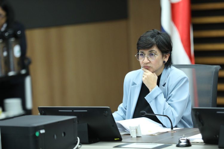 Comisión Legislativa pide abrir investigación penal contra exjerarca de la CCSS Marta Esquivel