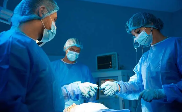 CCSS crea nuevo perfil para médicos residentes de segunda especialidad