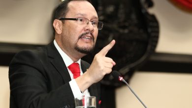 Celso Gamboa absuelto en juicio por uso de documento falso