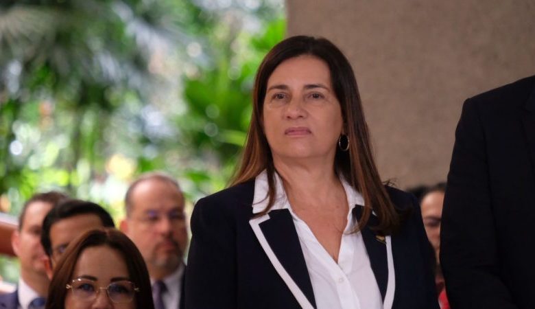 Comisión Legislativa pide abrir investigación penal contra exjerarca de la CCSS Marta Esquivel