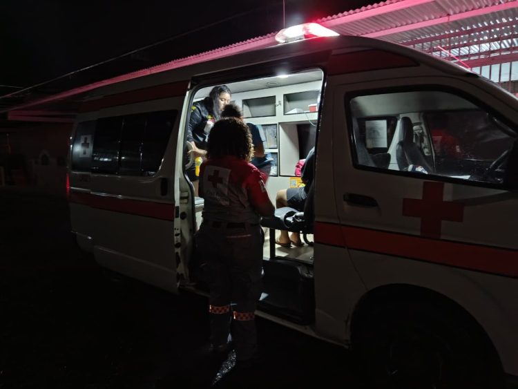 Más de 22 incidentes y siete personas trasladadas a albergue por fuertes lluvias