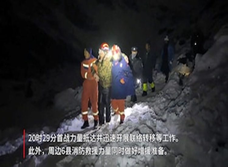 Tormenta en el Everest deja a cientos de alpinistas varados y activa un amplio operativo de rescate