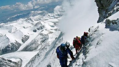 Tormenta en el Everest deja a cientos de alpinistas varados y activa un amplio operativo de rescate