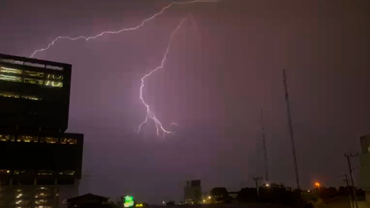 Más de 42 mil rayos se registraron en el país, según el ICE