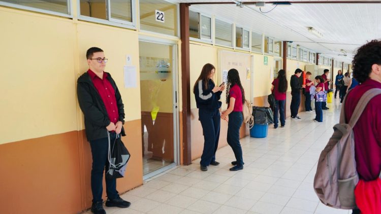 Más 46.000 estudiantes inician Pruebas Estandarizadas para obtener título de secundaria