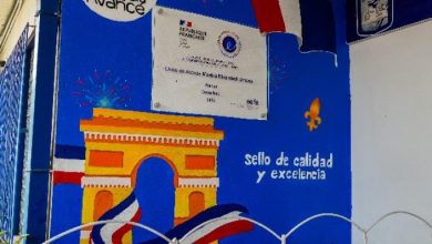 Liceo de Atenas recibe sello internacional por excelencia en educación bilingüe