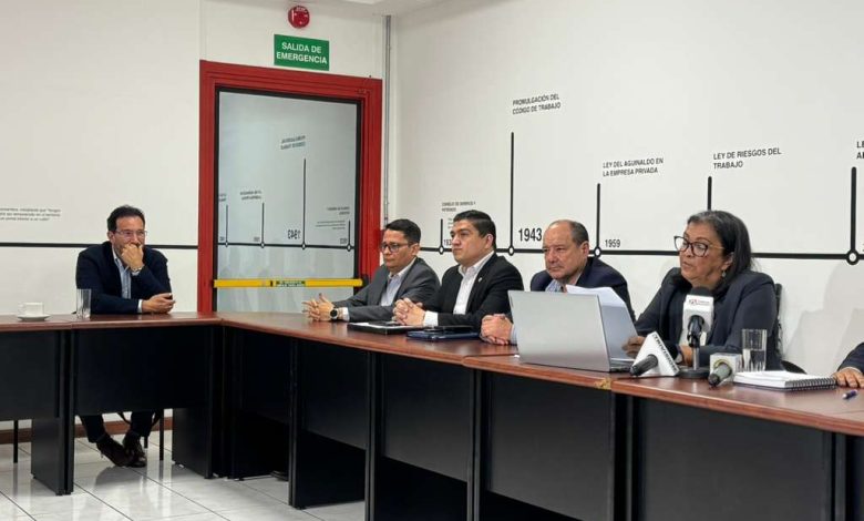 Salarios mínimos del sector privado tendrán ajuste obligatorio a partir de enero de 2026