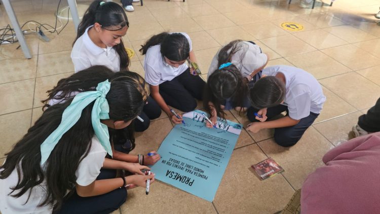 Policía de Naranjo imparte programa para prevenir violencia y pandillas en escuelas