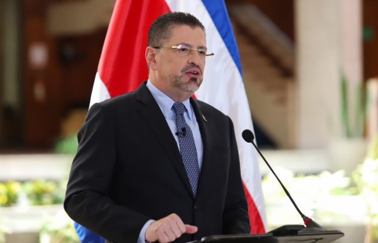 Plenario Legislativo elige comisión que analizará levantamiento de inmunidad al presidente Rodrigo Chaves Robles