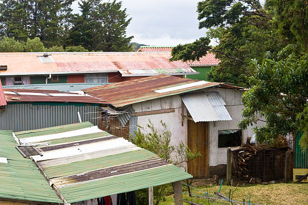 Costa Rica reduce pobreza revela encuesta nacional