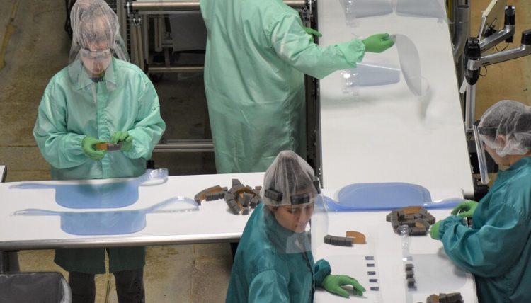 Empresa de manufactura en Heredia duplicará producción y creará empleos en el sector médico