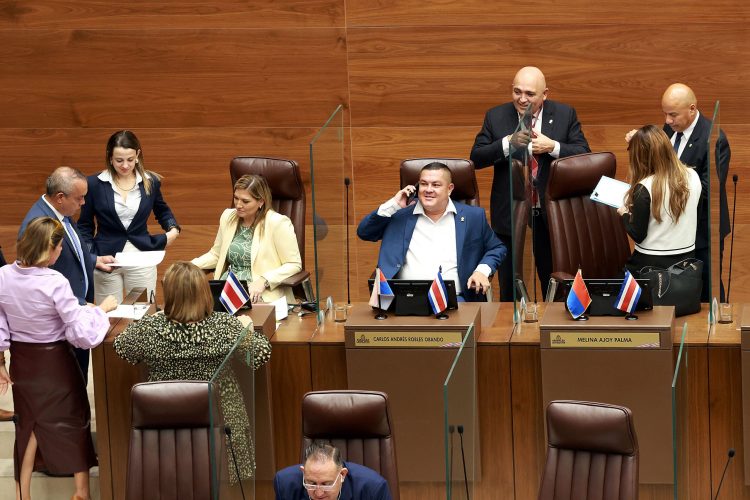 TSE solicita a la Asamblea Legislativa levantar inmunidad al presidente Rodrigo Chaves