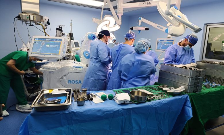 Cenare mejora cirugías de rodilla con tecnología robótica