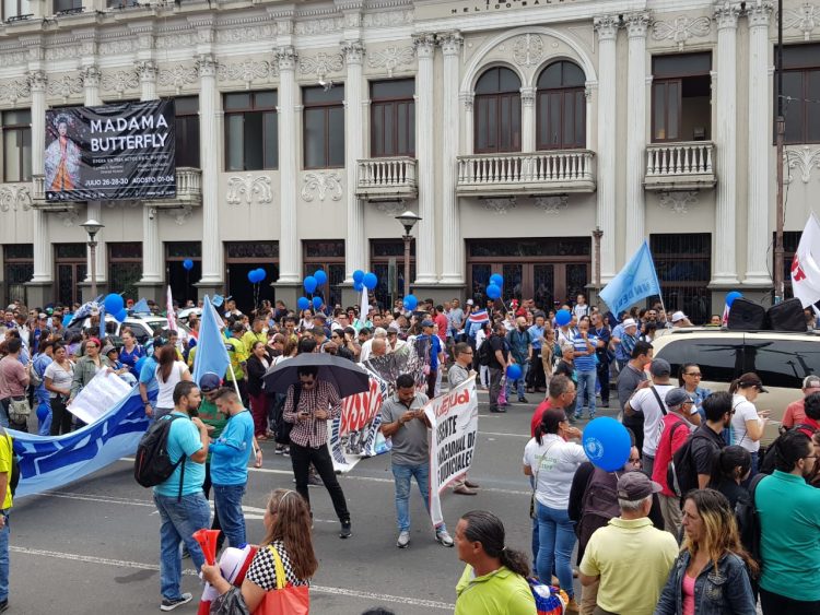 Movimiento sindical provoca afectación parcial en servicios de la CCSS