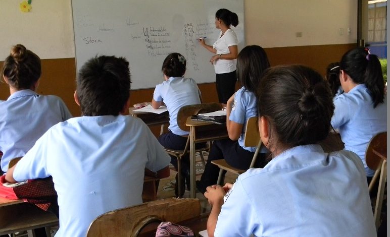 Contraloría advierte deficiencias y reducción del 20% en el presupuesto del programa Avancemos