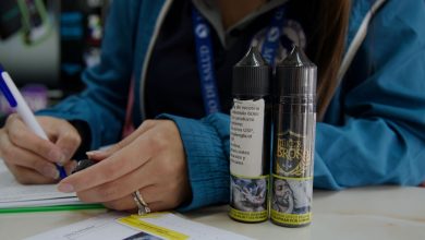 Autoridades decomisan más de 3.000 productos de vapeo y alertan sobre su impacto en la salud
