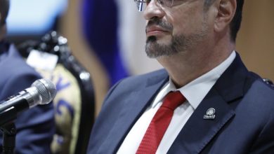 Presidente denuncia “circo” y “mordazas” en audiencia por presunta beligerancia política