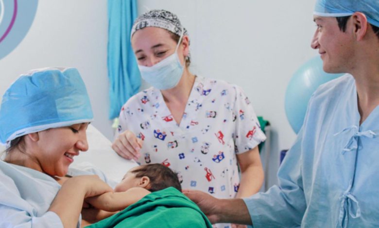 Salud oficializa atención previa al embarazo para reducir complicaciones maternas y neonatales