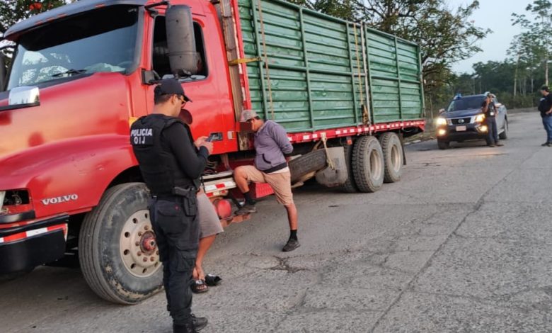 Tres detenidos por robo de más de 30.000 litros de combustible