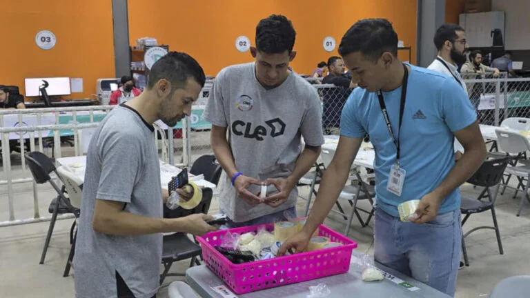 Honduras reanudó escrutinio de actas y persiste incertidumbre presidencial. Foto AFP
