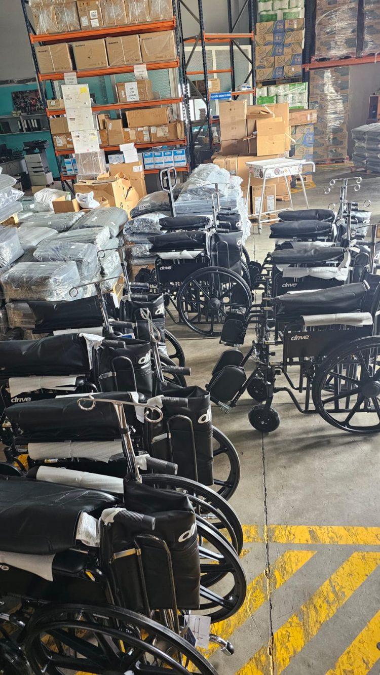 Hospital San Carlos brinda comodidad a los usuarios con 13 sillones nuevos