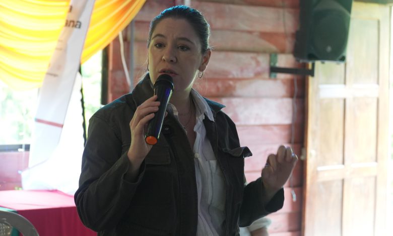 Claudia Dobles prioriza agro y turismo durante gira en Zona de los Santos