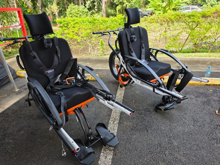 Pérez Zeledón impulsa turismo inclusivo con equipo especializado entregado por el Inder