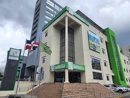 Nuevo reglamento ordena la cría de perros y gatos