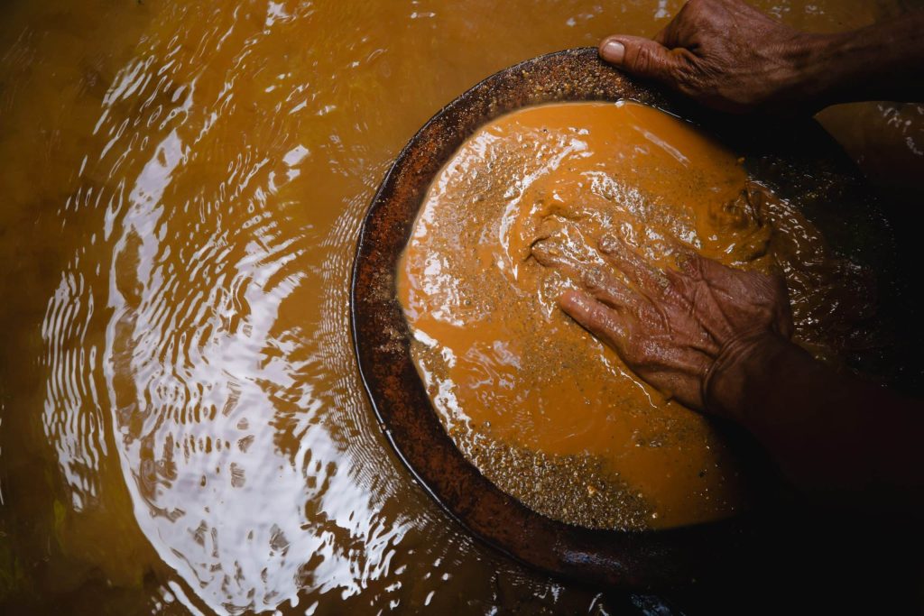 Crucitas: Fuerza Pública destruye 34 túneles de minería ilegal