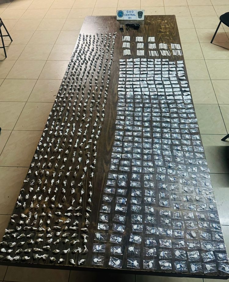 Operativo policial en Hatillo decomisó más de mil dosis de droga