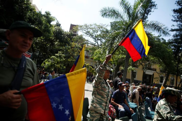 Venezuela suma 5.600 soldados en medio de creciente tensión con Estados Unidos