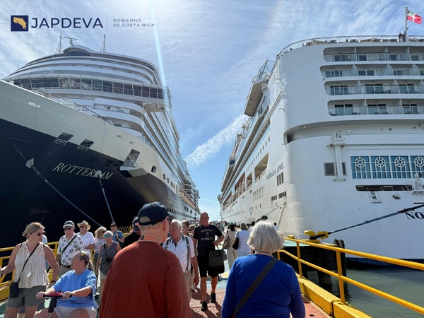 Más de 7.700 turistas llegan a Limón con el arribo simultáneo de tres cruceros