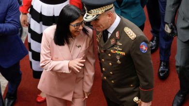 Venezuela: Militares reconocen a Delcy Rodríguez como líder interina