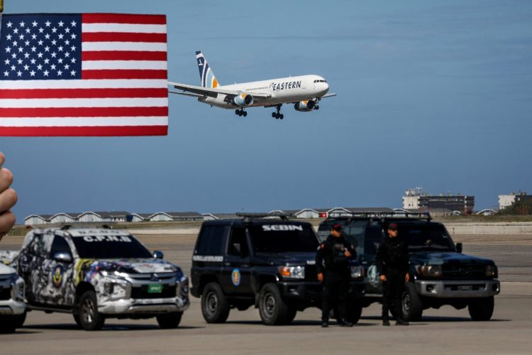 Autoridad estadounidense aérea advirtió sobre "actividad militar" sobre Centroamérica y Suramérica