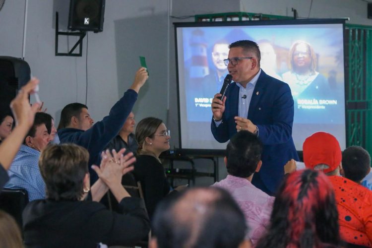 Fabricio Alvarado denuncia trato desigual y cuestiona criterios de Teletica