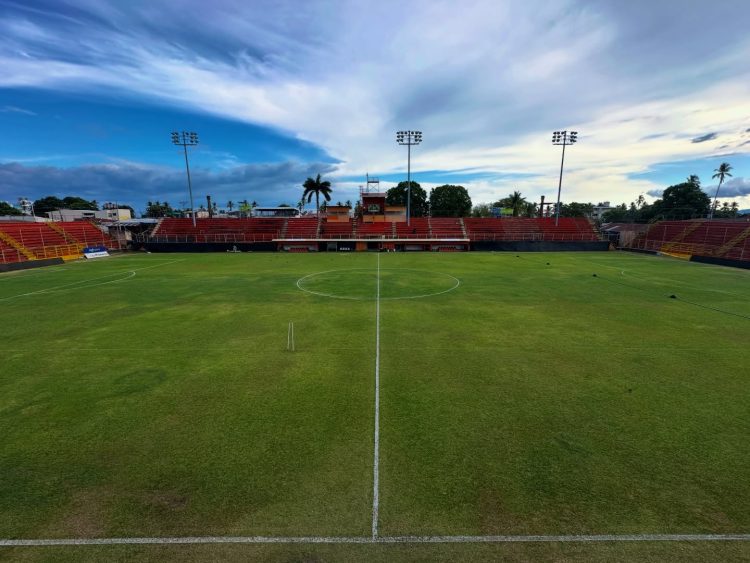 Salud autoriza apertura parcial del Estadio Lito Pérez para 1500 personas