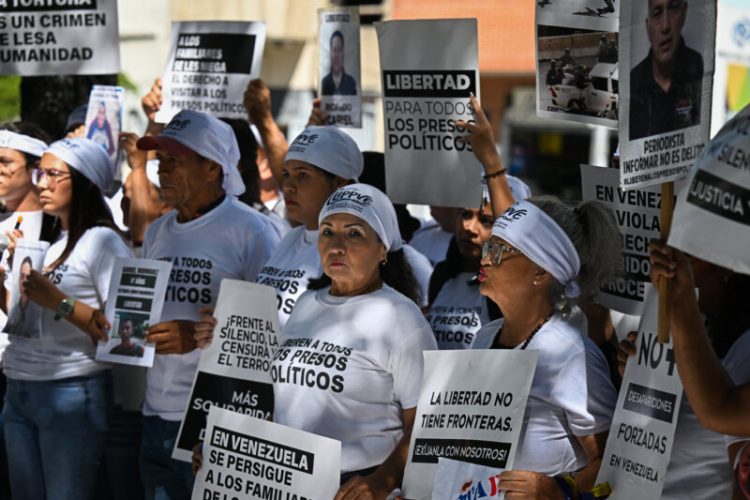 Expectativa por el futuro de 863 presos políticos en Venezuela